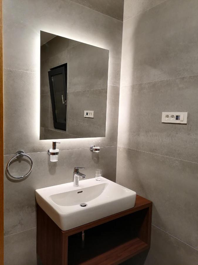 Appartamento Olive Tree Mansion Vir Esterno foto