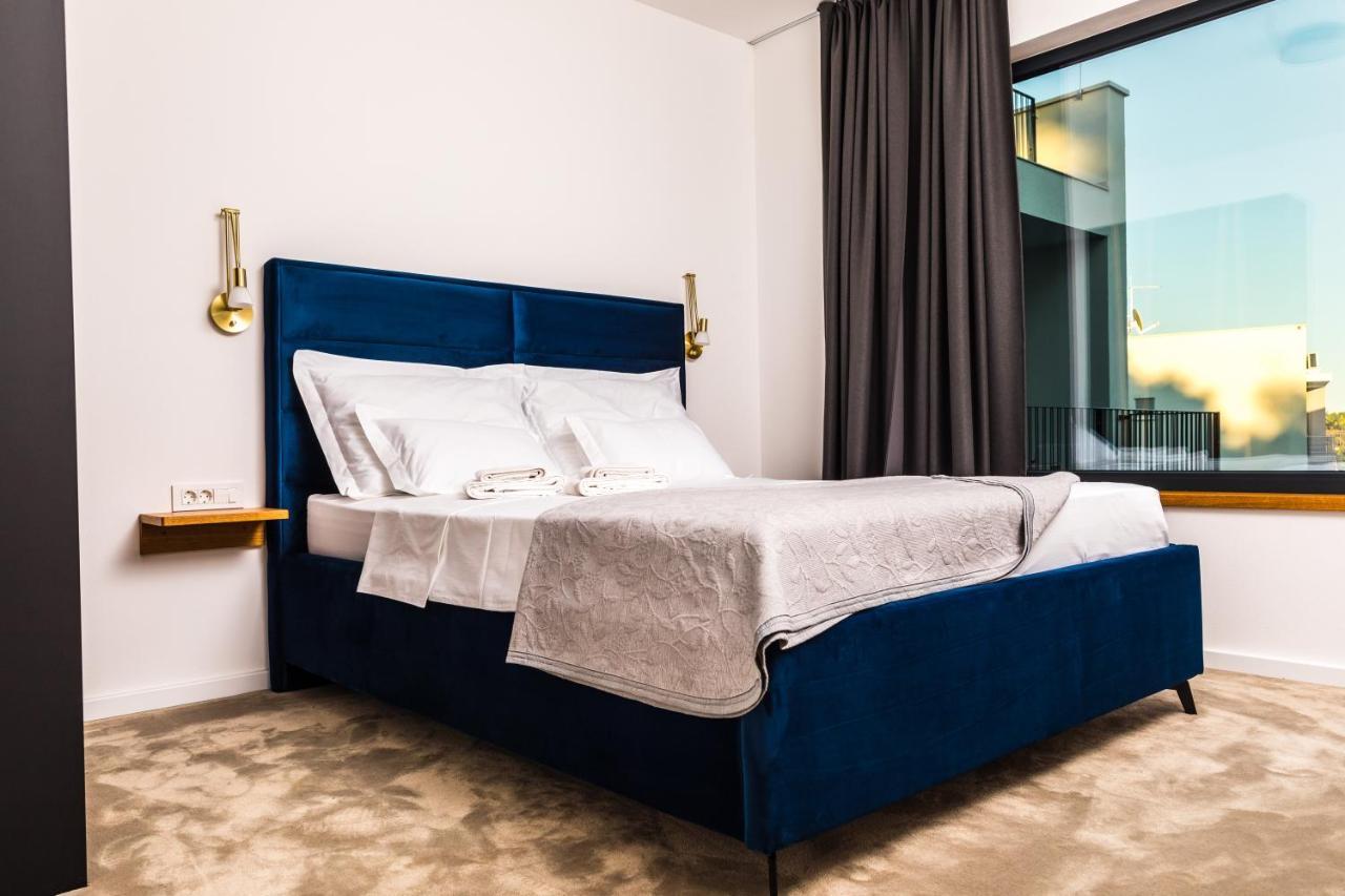 Appartamento Olive Tree Mansion Vir Esterno foto