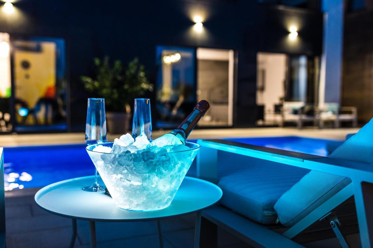 Appartamento Olive Tree Mansion Vir Esterno foto