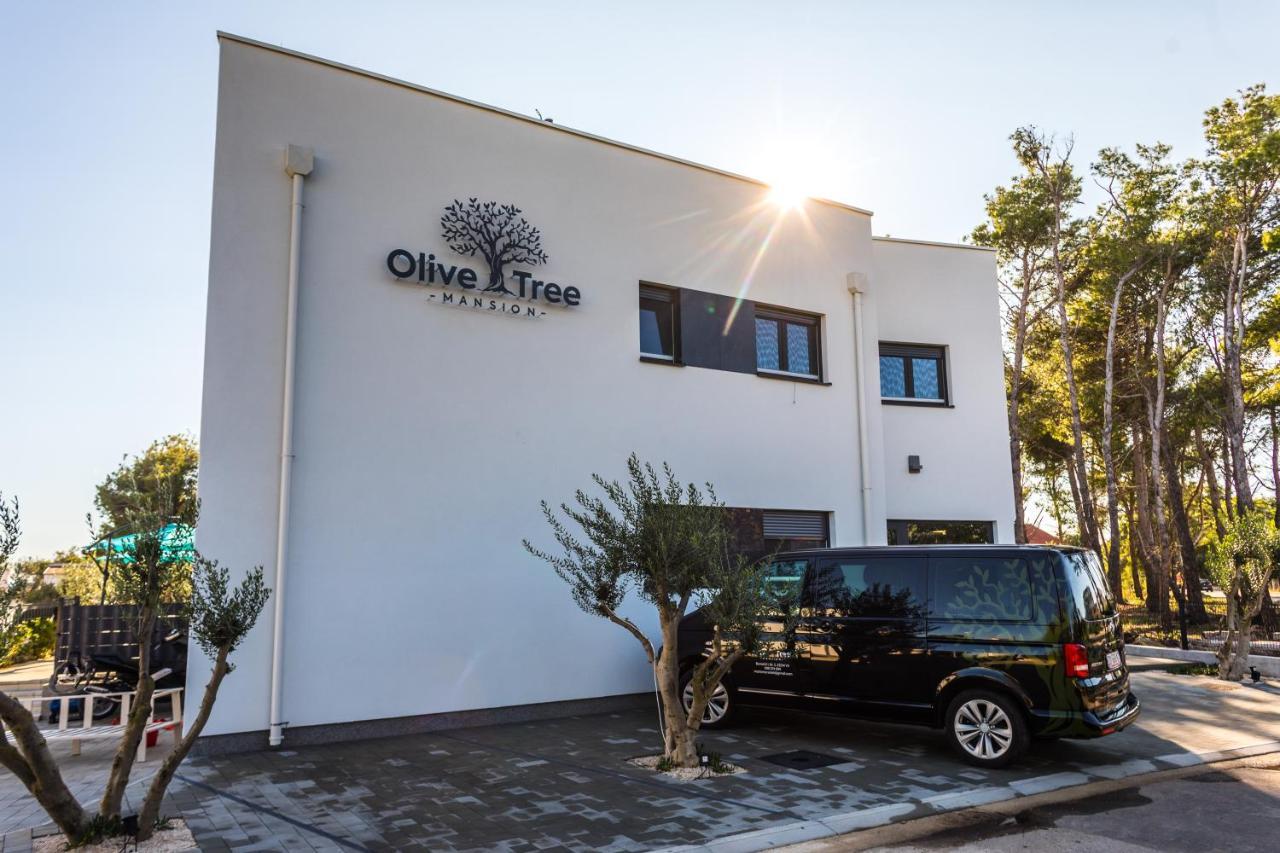 Appartamento Olive Tree Mansion Vir Esterno foto