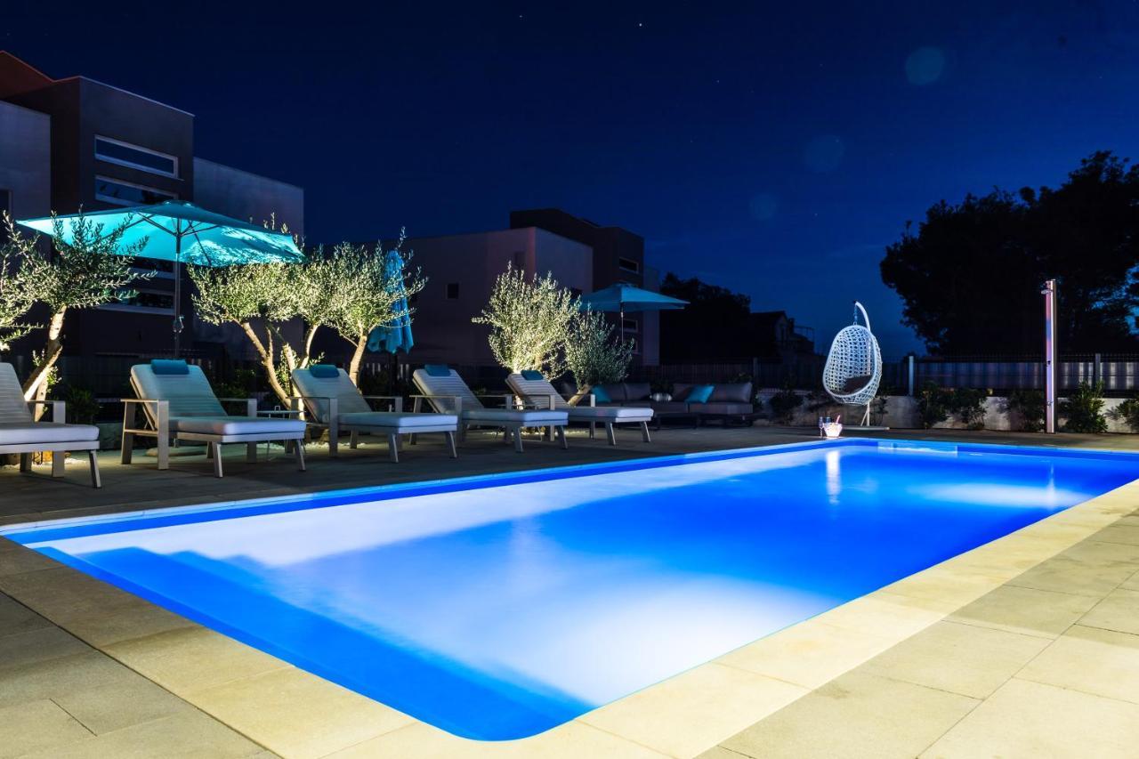 Appartamento Olive Tree Mansion Vir Esterno foto