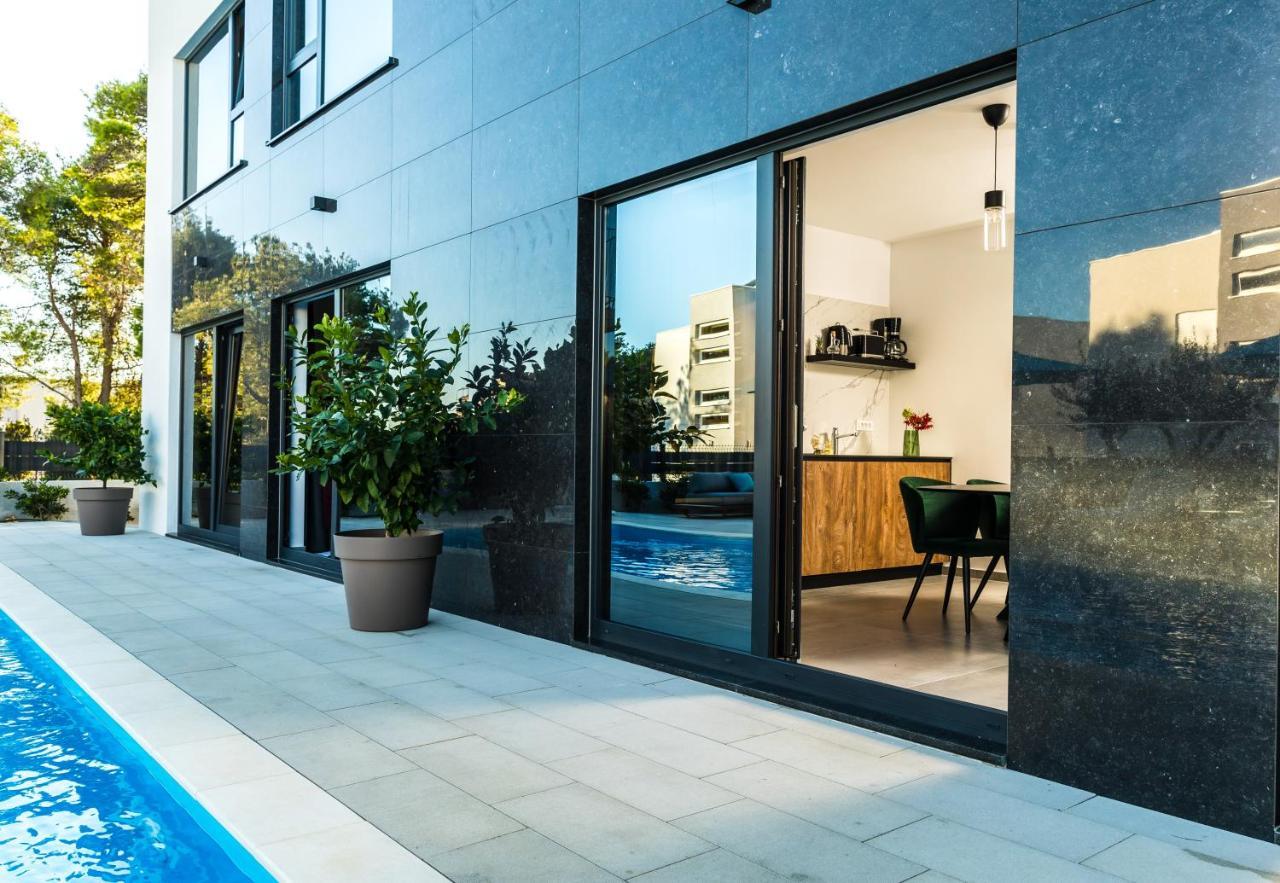 Appartamento Olive Tree Mansion Vir Esterno foto