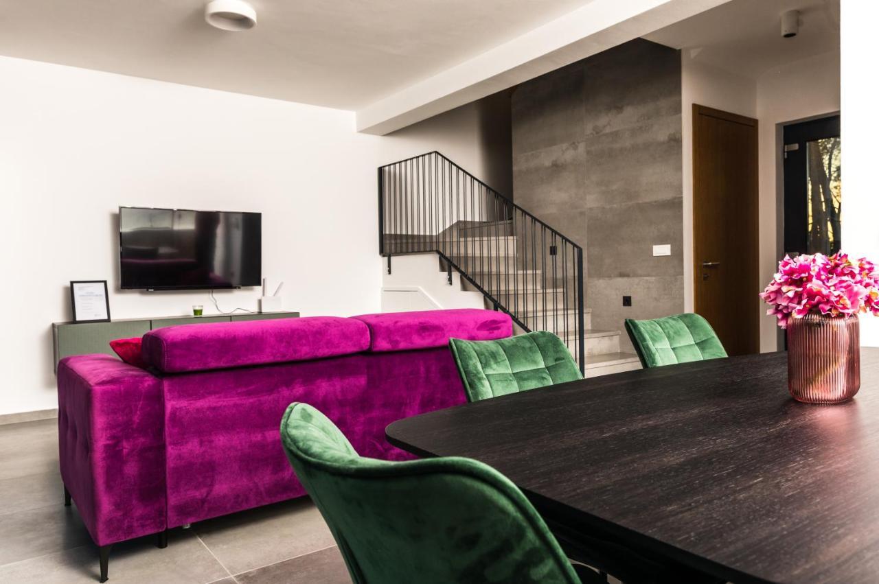 Appartamento Olive Tree Mansion Vir Esterno foto