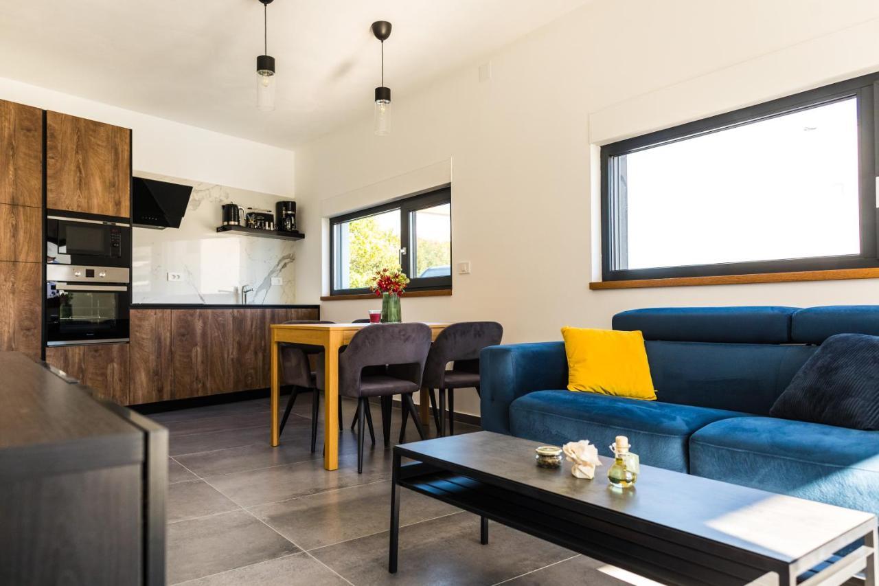 Appartamento Olive Tree Mansion Vir Esterno foto